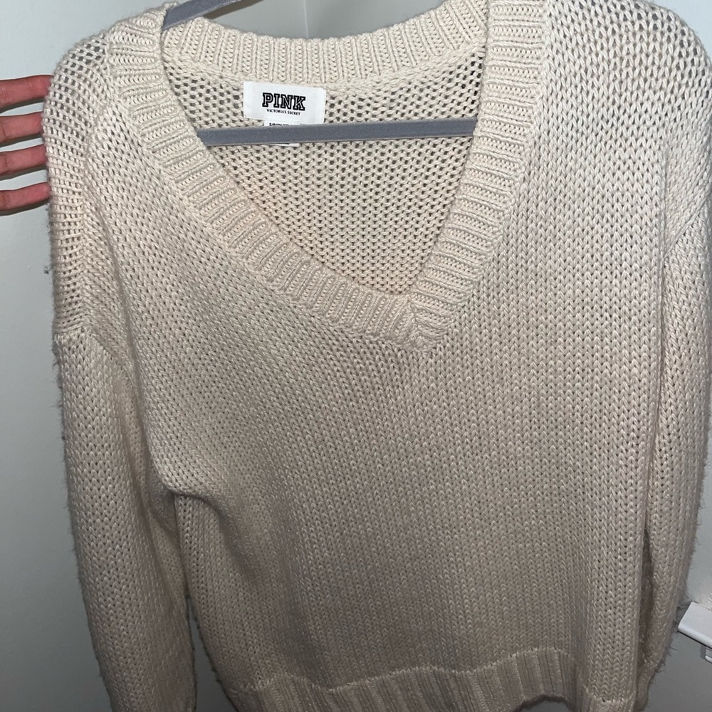 VS PINK BOYFRIEND V NECK SWEATER